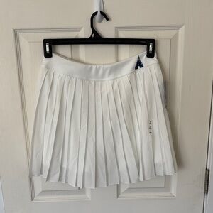 NWT White Pleated Disney Skirt (with shorts and pockets!) Size M